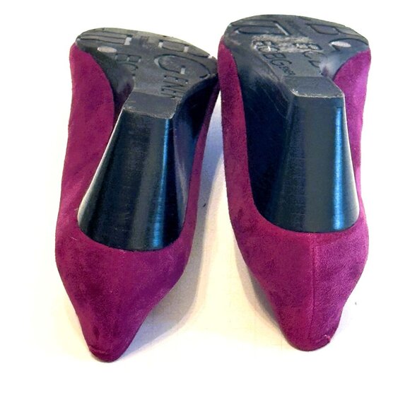 Burgundy suede wedge pumps by BCBG Generation, Embellished Flower, Size 7 - Picture 7 of 11